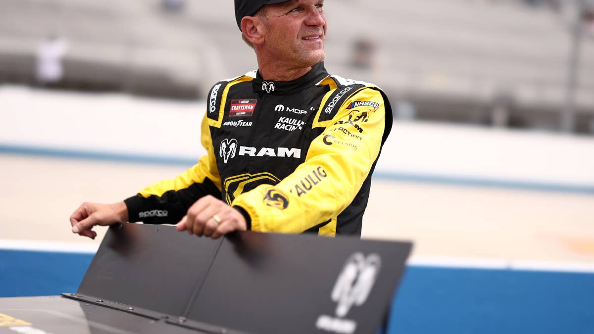 Clint Bowyer Reacts to Qualifying Effort in NASCAR Return at Dover
