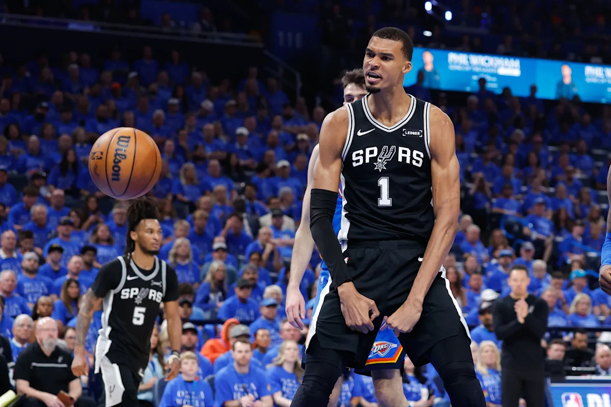 Spurs star Victor Wembanyama throws down wild dunk through both Shai Gilgeous-Alexander and Chet Holmgren early in Game 1 Spurs star Victor Wembanyama throws down wild dunk through both Shai Gilgeous-Alexander and Chet Holmgren early in Game 1