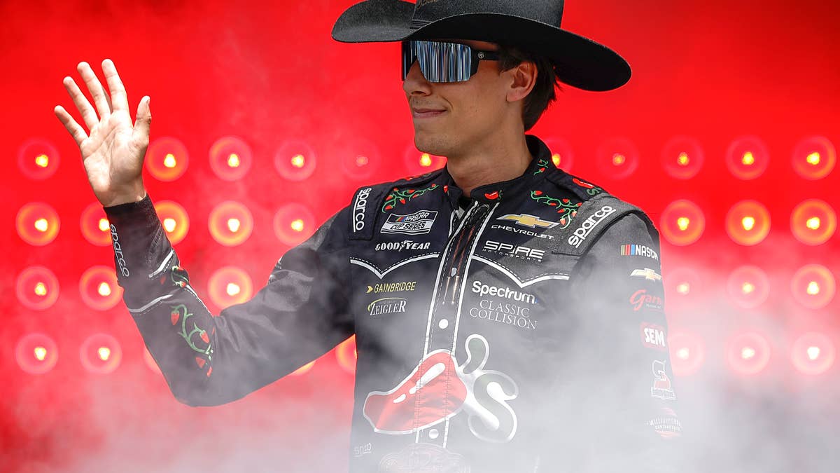 Carson Hocevar Attracts Massive Line of Fans at Dover Autograph Signing