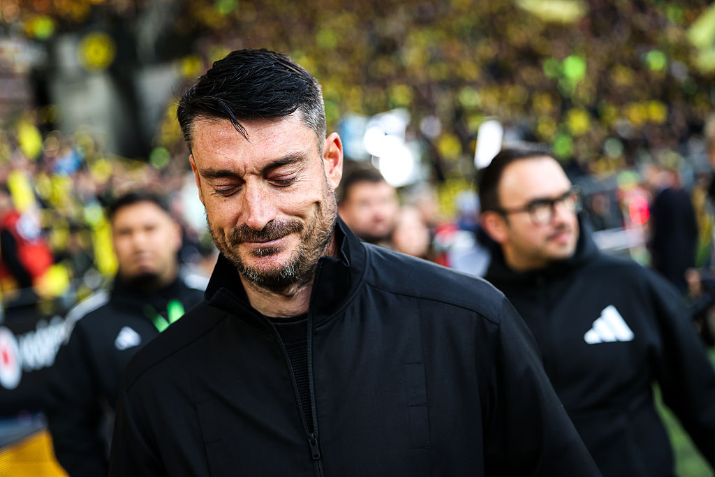 🚨 Eintracht Frankfurt sack Albert Riera after turbulent months