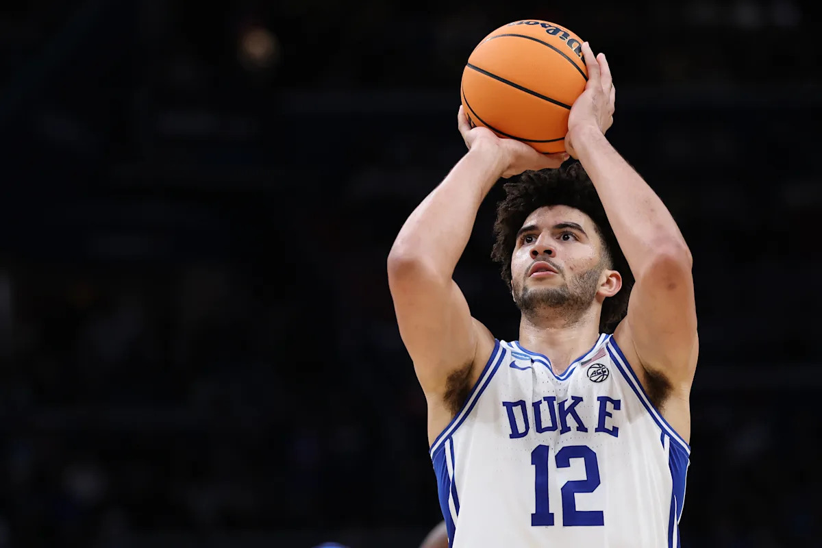 Duke's Cameron Boozer wins men's Naismith Player of the Year award