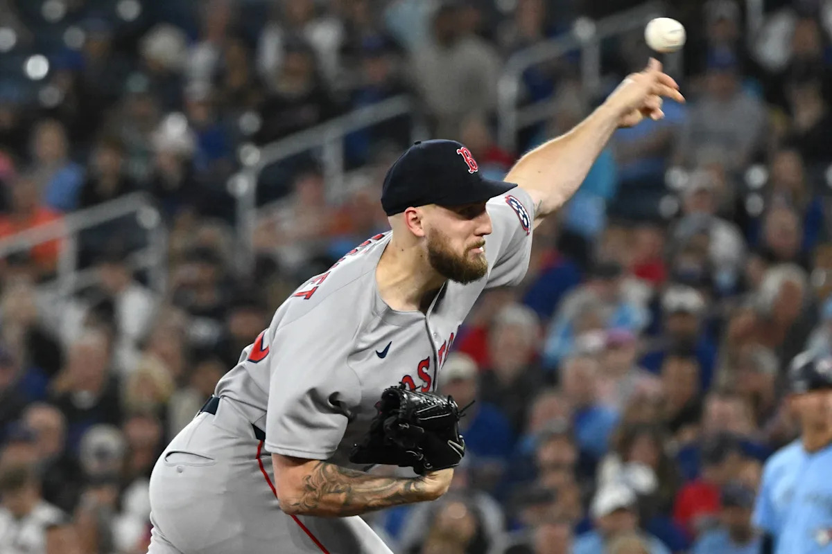 5 MLB pitchers who are underperforming based on their advanced metrics 5 MLB pitchers who are underperforming based on their advanced metrics
