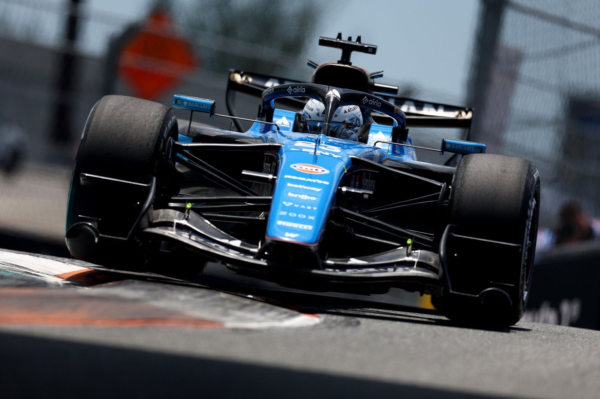 James Vowles explains why Williams cannot immediately fix FW48 weight issue