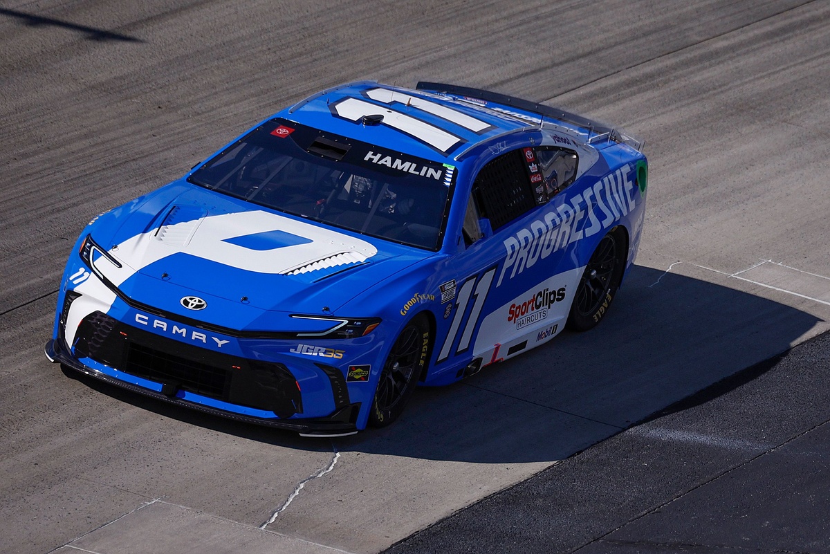 Denny Hamlin spins, still wins pole for All-Star Race in crazy qualifying session