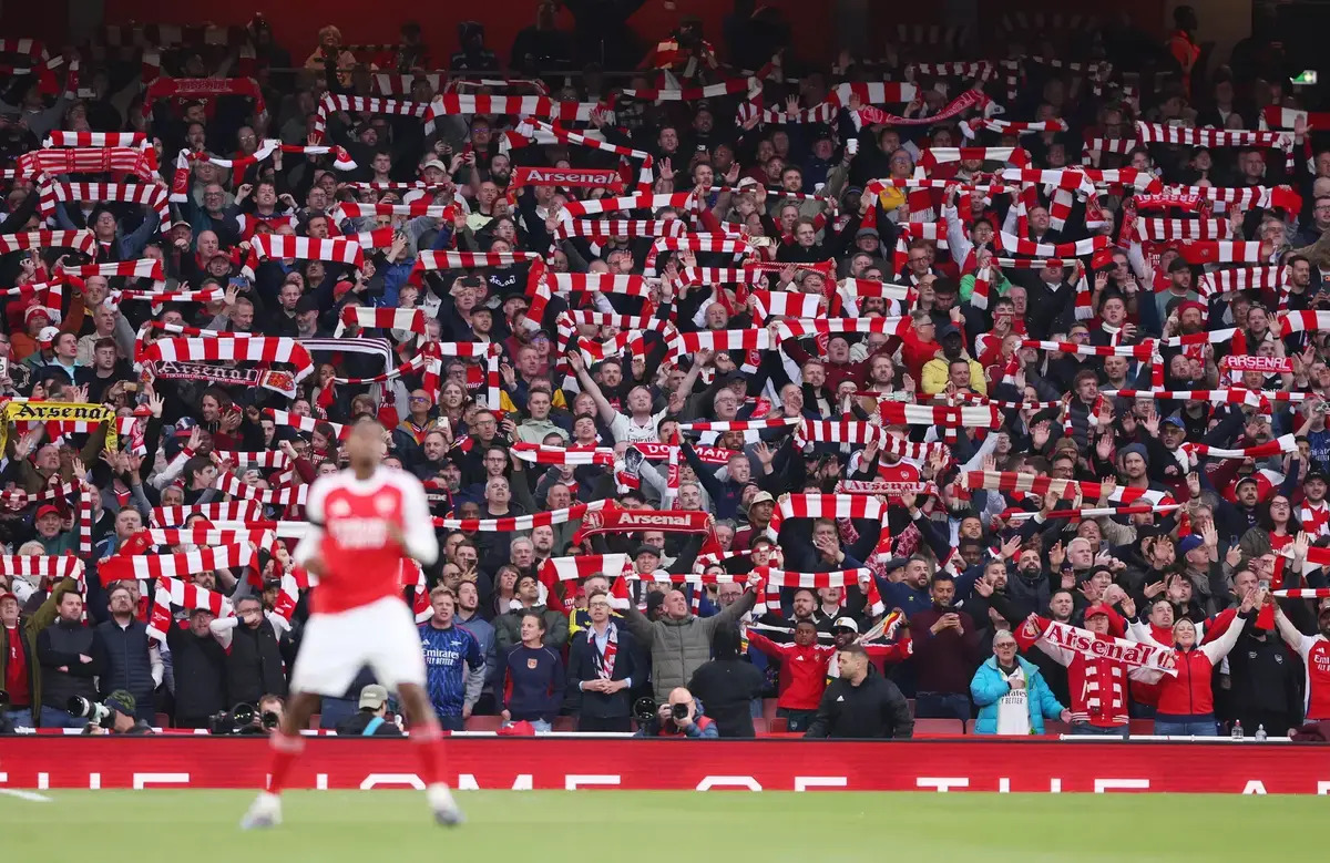 Arsenal Hold Their Nerve To Open Up Five-Point Lead In Title Race Arsenal Hold Their Nerve To Open Up Five-Point Lead In Title Race