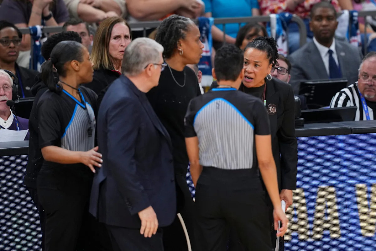 Geno Auriemma, Dawn Staley to meet again in November after Final Four clash Geno Auriemma, Dawn Staley to meet again in November after Final Four clash