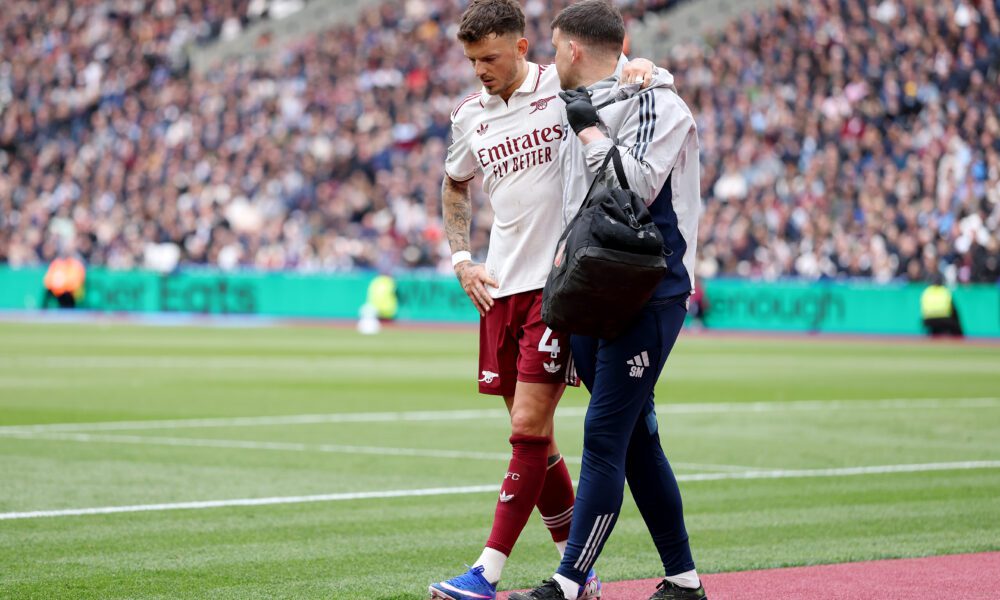 Arsenal star Ben White left London Stadium with a brace on his right knee after win over West Ham United Arsenal star Ben White left London Stadium with a brace on his right knee after win over West Ham United