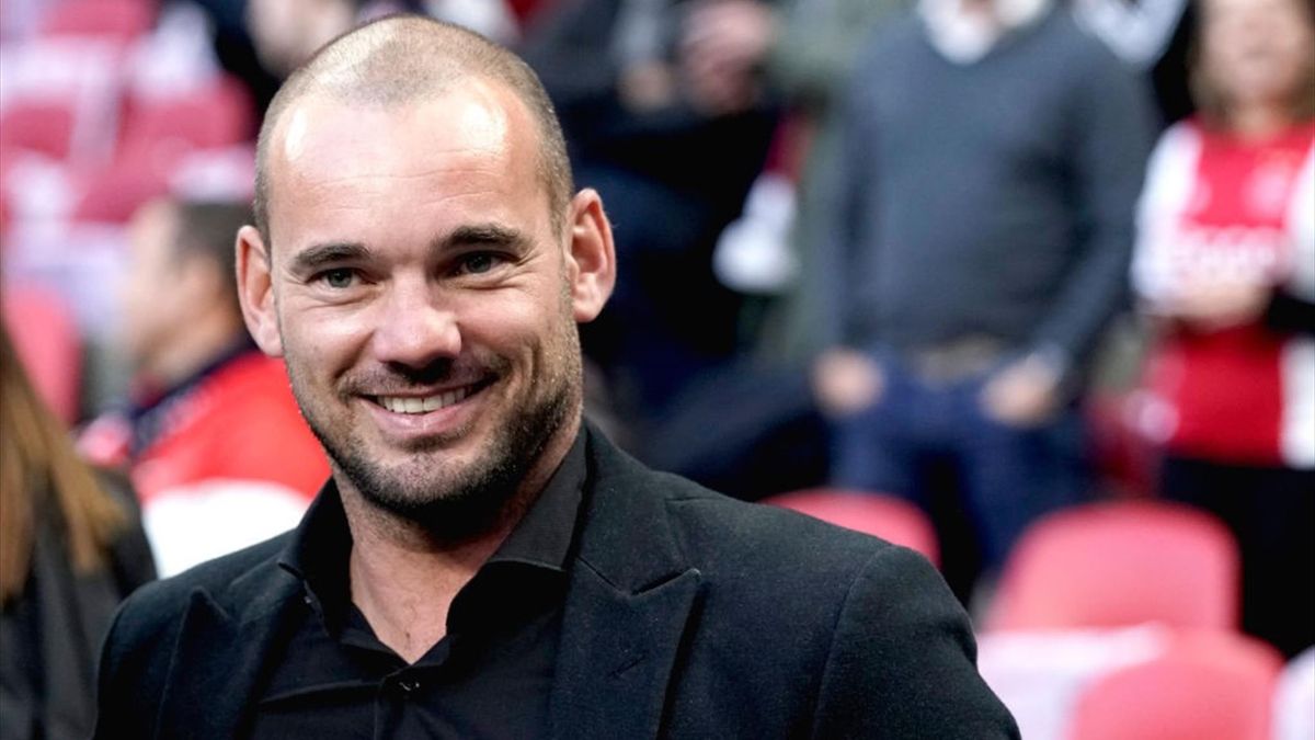 Wesley Sneijder not impressed with the quality on show in the Arsenal match