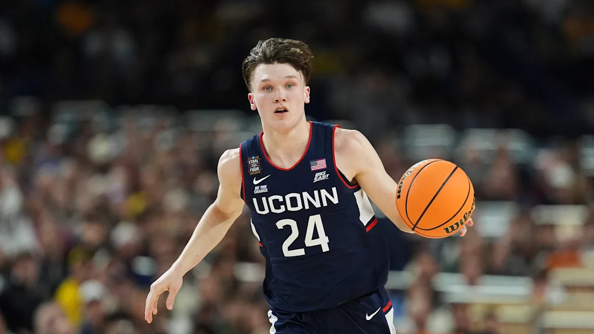 UConn NCAA tournament hero Braylon Mullins will forgo NBA Draft and return to Huskies for sophomore season
