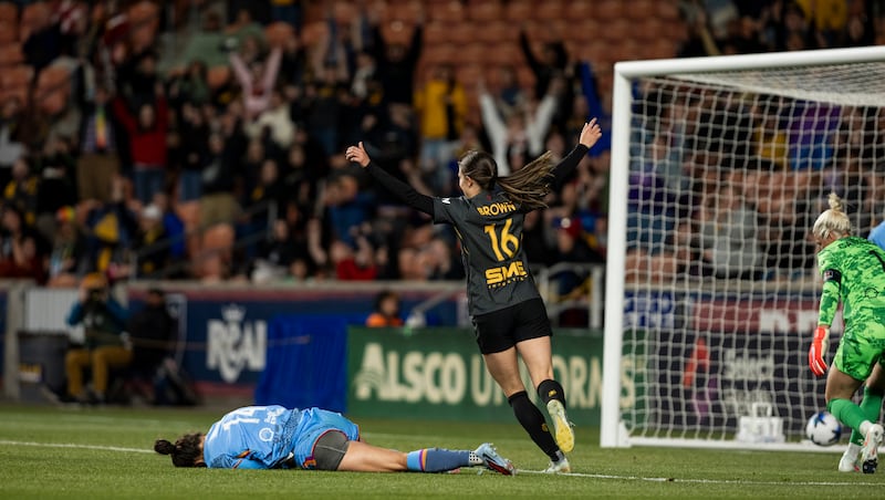Match review: Utah Royals FC extend longest win streak in club history after defeating Houston Dash at home