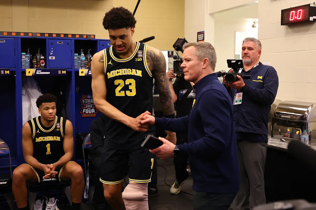 Michigan's Yaxel Lendeborg on title-game status after injuring his ankle, knee in Final Four win: 'I'm playing no matter what'