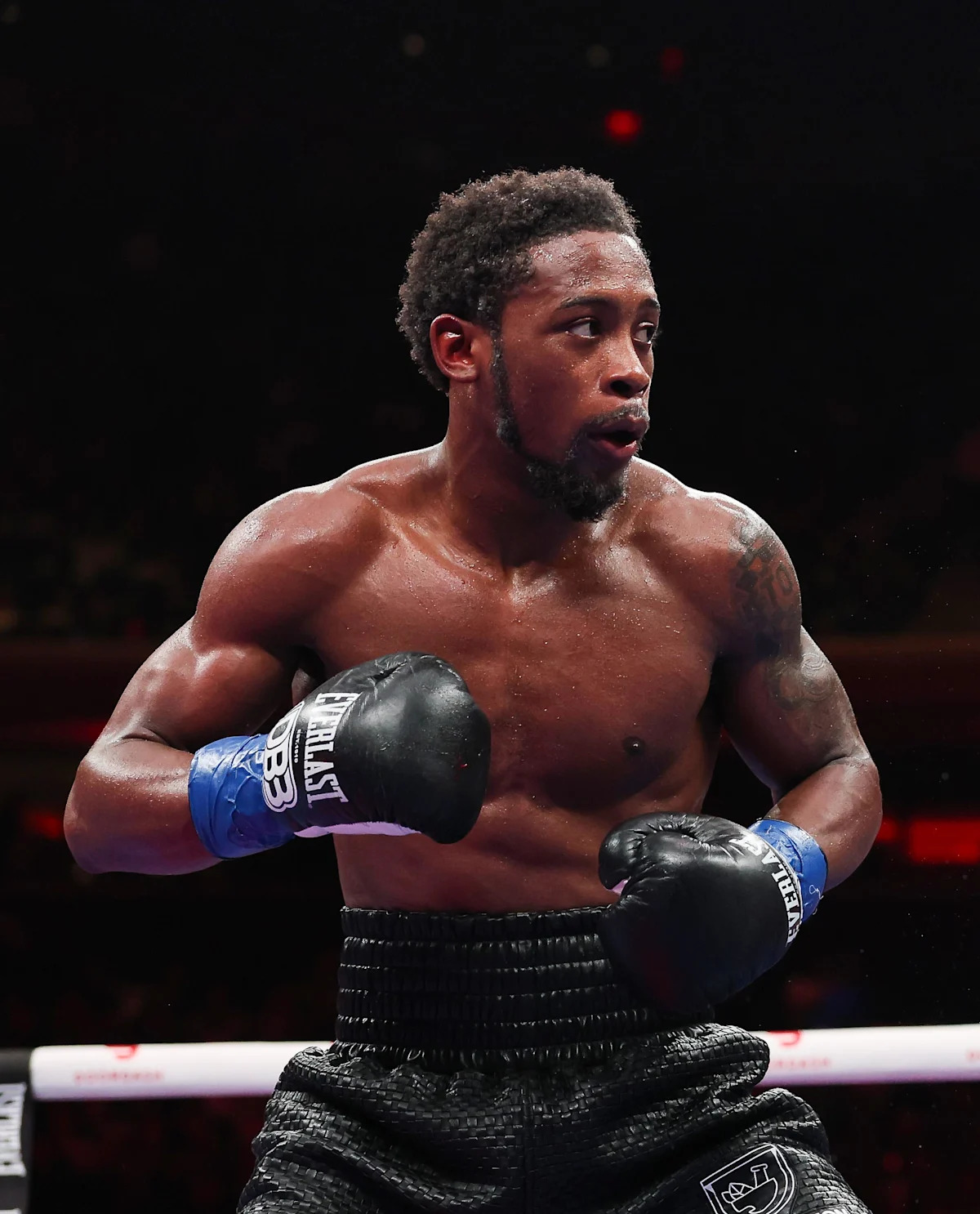 Keyshawn Davis routs Nahir Albright in rematch Keyshawn Davis routs Nahir Albright in rematch