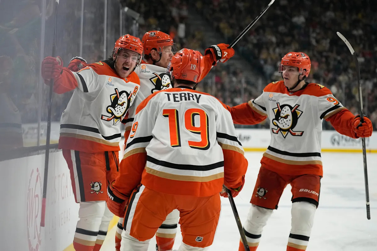 Anaheim Ducks are learning to thrive in playoff pressure heading into Game 3 vs Golden Knights Anaheim Ducks are learning to thrive in playoff pressure heading into Game 3 vs Golden Knights