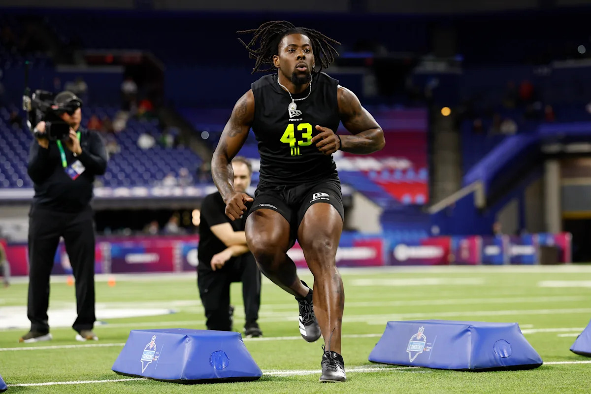 Quintayvious Hutchins, Patriots 7th-round pick, charged with assault and battery after alleged altercation with woman Quintayvious Hutchins, Patriots 7th-round pick, charged with assault and battery after alleged altercation with woman