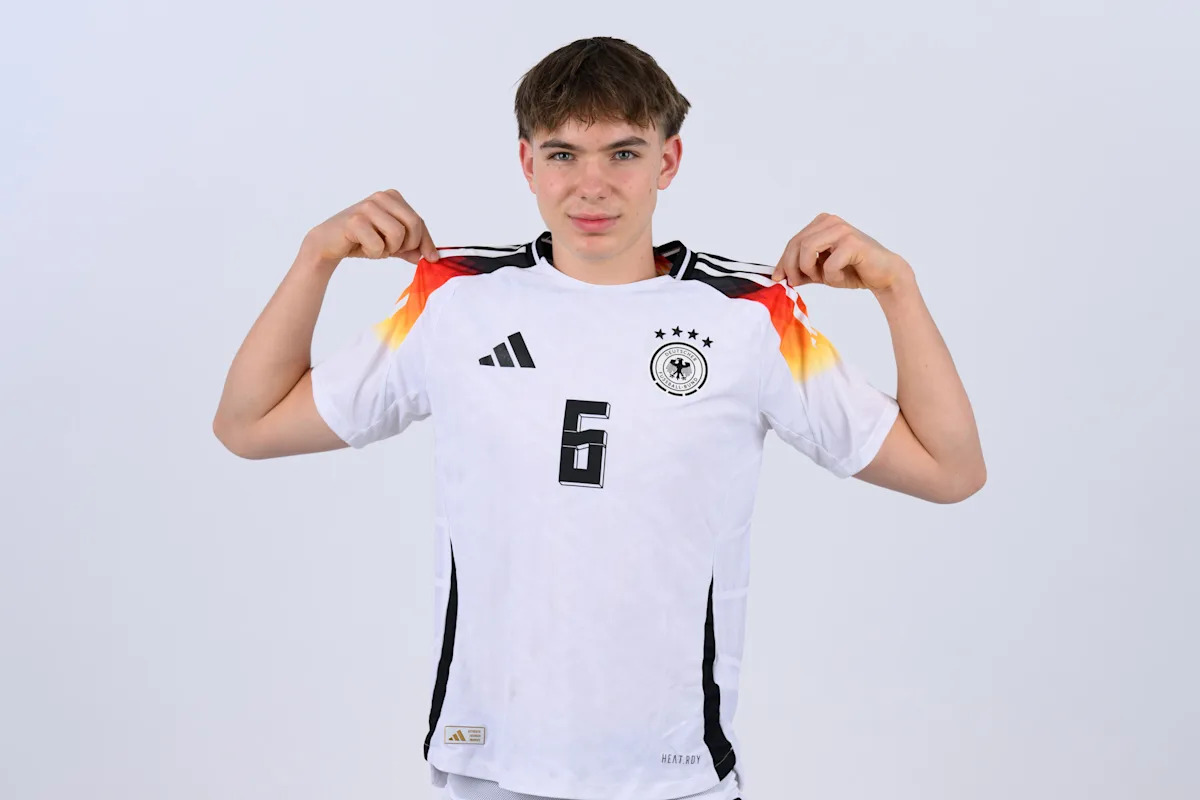 Bayern Munich News: Can FC Bayern fend off Manchester City for Kennet Eichhorn?; Nick Woltemade to Borussia Dortmund?; and MORE!
