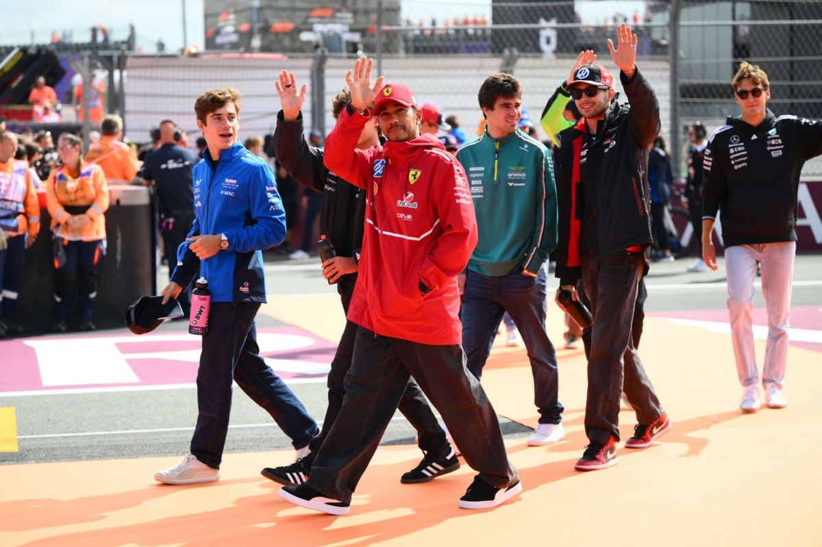 Lewis Hamilton and Franco Colapinto share “wholesome” moment after Miami GP contact: “Good sportsmanship” Lewis Hamilton and Franco Colapinto share “wholesome” moment after Miami GP contact: “Good sportsmanship”