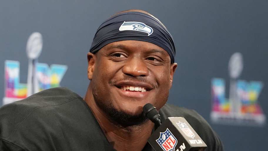 Kenneth Walker reveals heartfelt story about Seahawks legend's impact Kenneth Walker reveals heartfelt story about Seahawks legend's impact