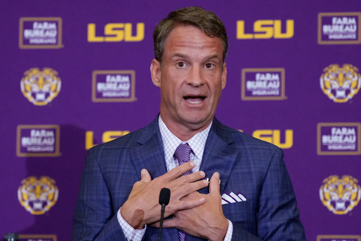 Lane Kiffin apologizes for comments that 'diversity' impacted his ability to recruit at Mississippi: 'It wasn't calculated' Lane Kiffin apologizes for comments that 'diversity' impacted his ability to recruit at Mississippi: 'It wasn't calculated'