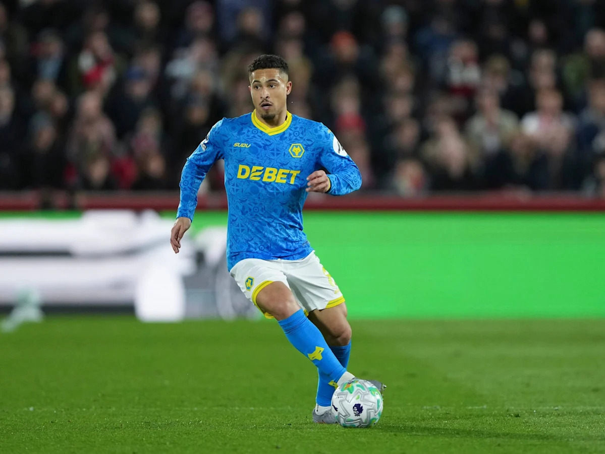 Report: Liverpool set to battle Man United in the race for Premier League midfielder