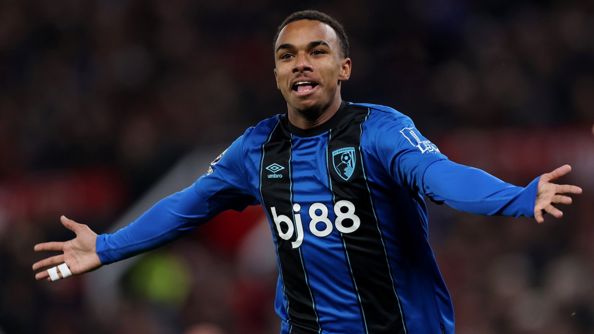 Eli Junior Kroupi: Bournemouth open the door for United