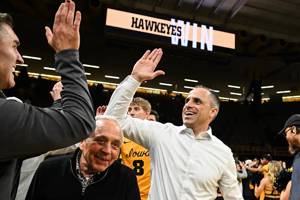 Iowa basketball fans react to Ben McCollum's extension