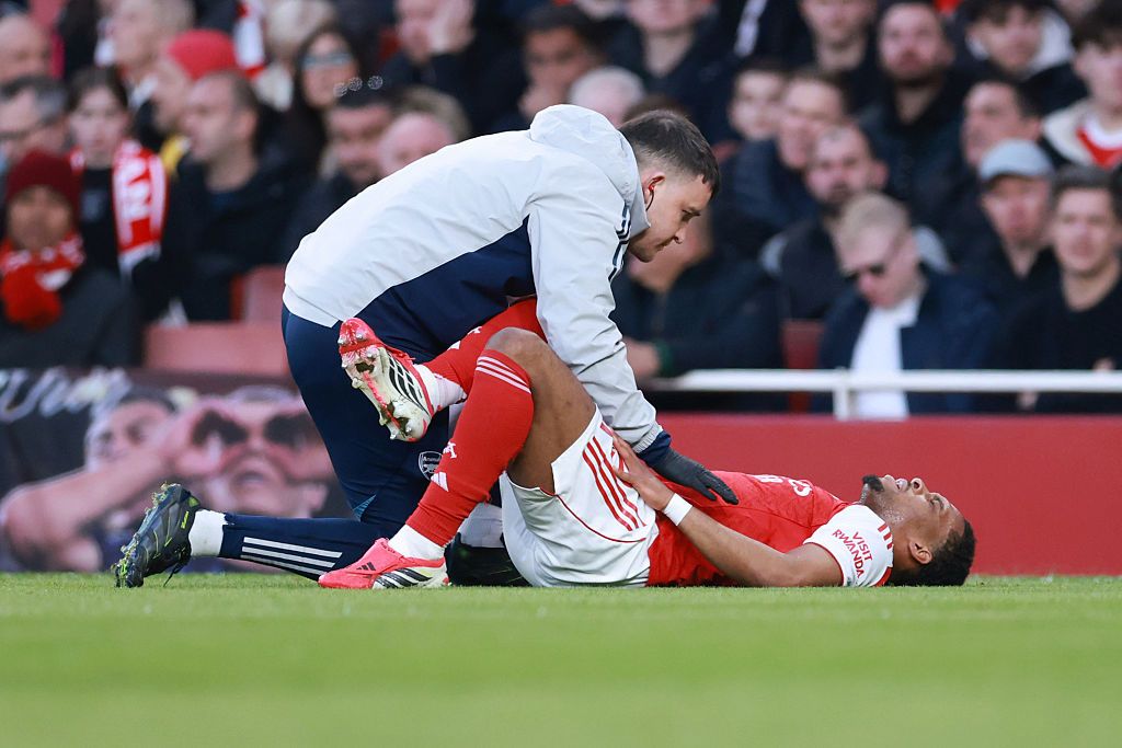 Is Jurrien Timber injured this weekend? Injury latest on Arsenal full-back