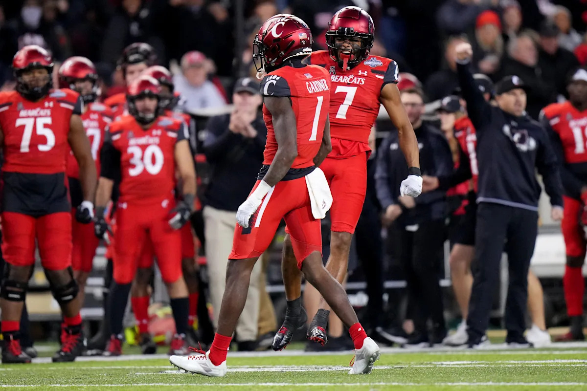 Report says UC Bearcats had best Group of Five season ever in 2021