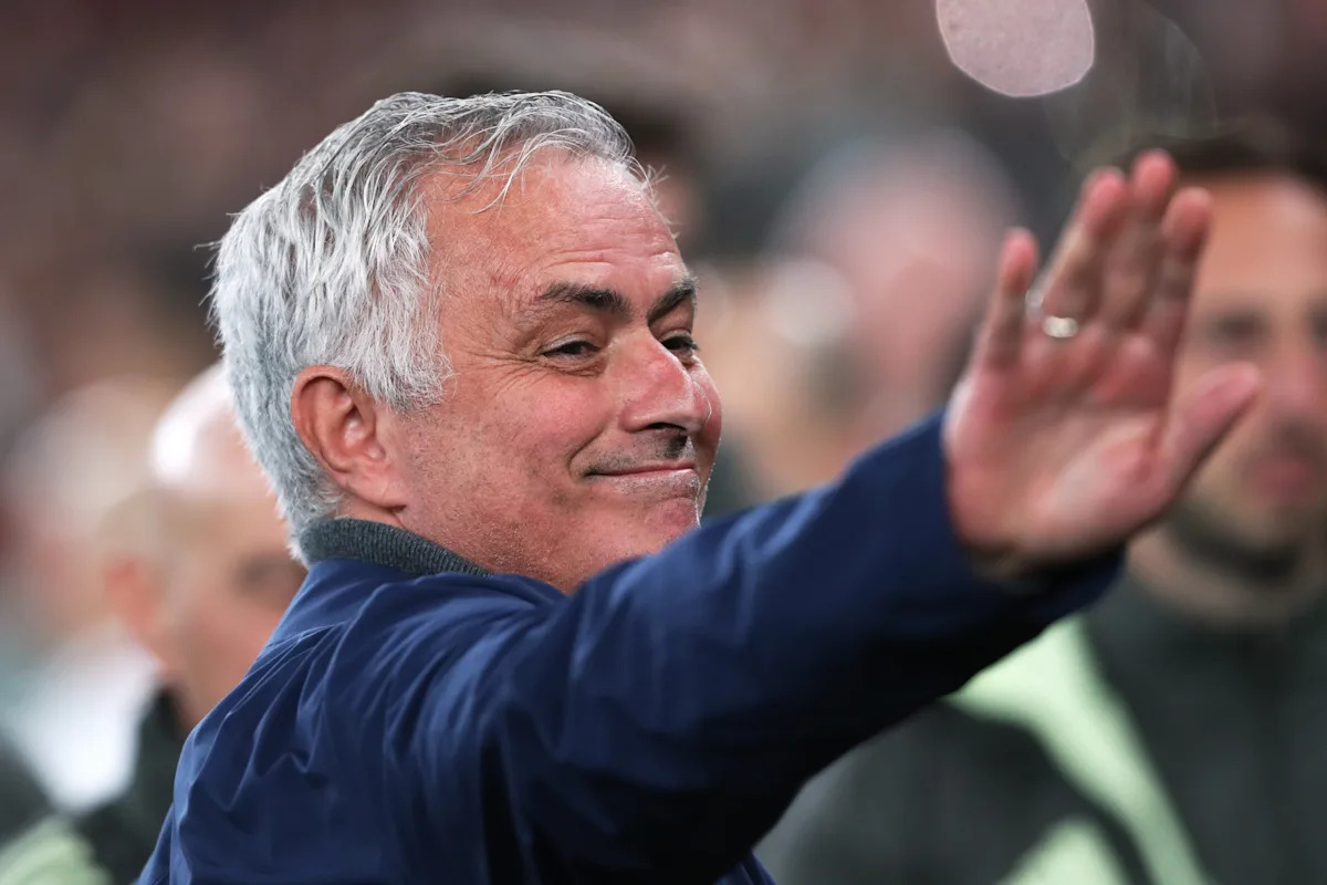Mourinho receives Arbeloa's blessing amid talk of return to Real Madrid
