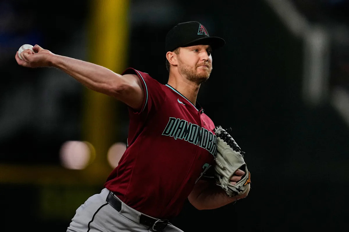 D-backs' Michael Soroka needs only Geraldo Perdomo's RBI double to beat Rangers 1-0 D-backs' Michael Soroka needs only Geraldo Perdomo's RBI double to beat Rangers 1-0