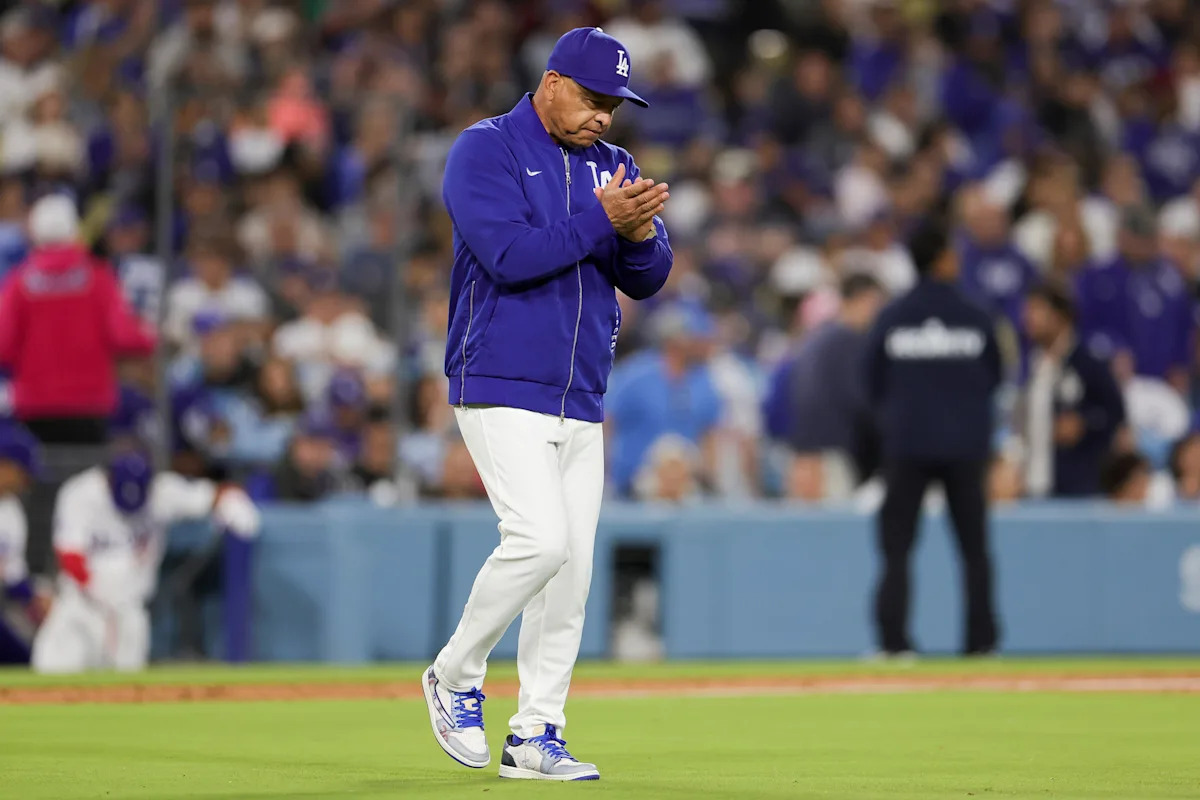Mookie Betts set to return from strained oblique when Dodgers open series against Giants on Monday Mookie Betts set to return from strained oblique when Dodgers open series against Giants on Monday