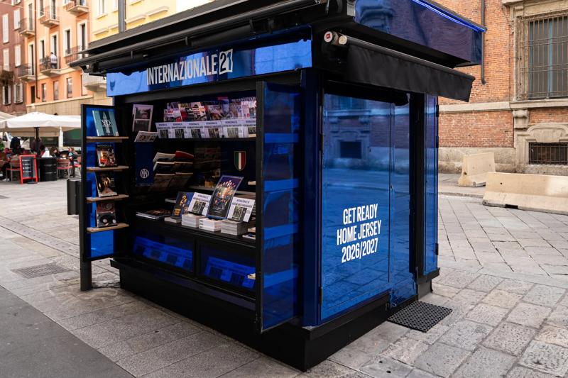 "Internazionale 21" Newsstand and the Tricolore M4 Stop: Milano is Nerazzurra