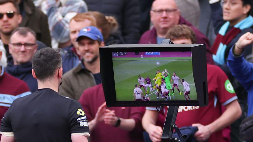 West Ham set to contact referees' body over disallowed goal West Ham set to contact referees' body over disallowed goal