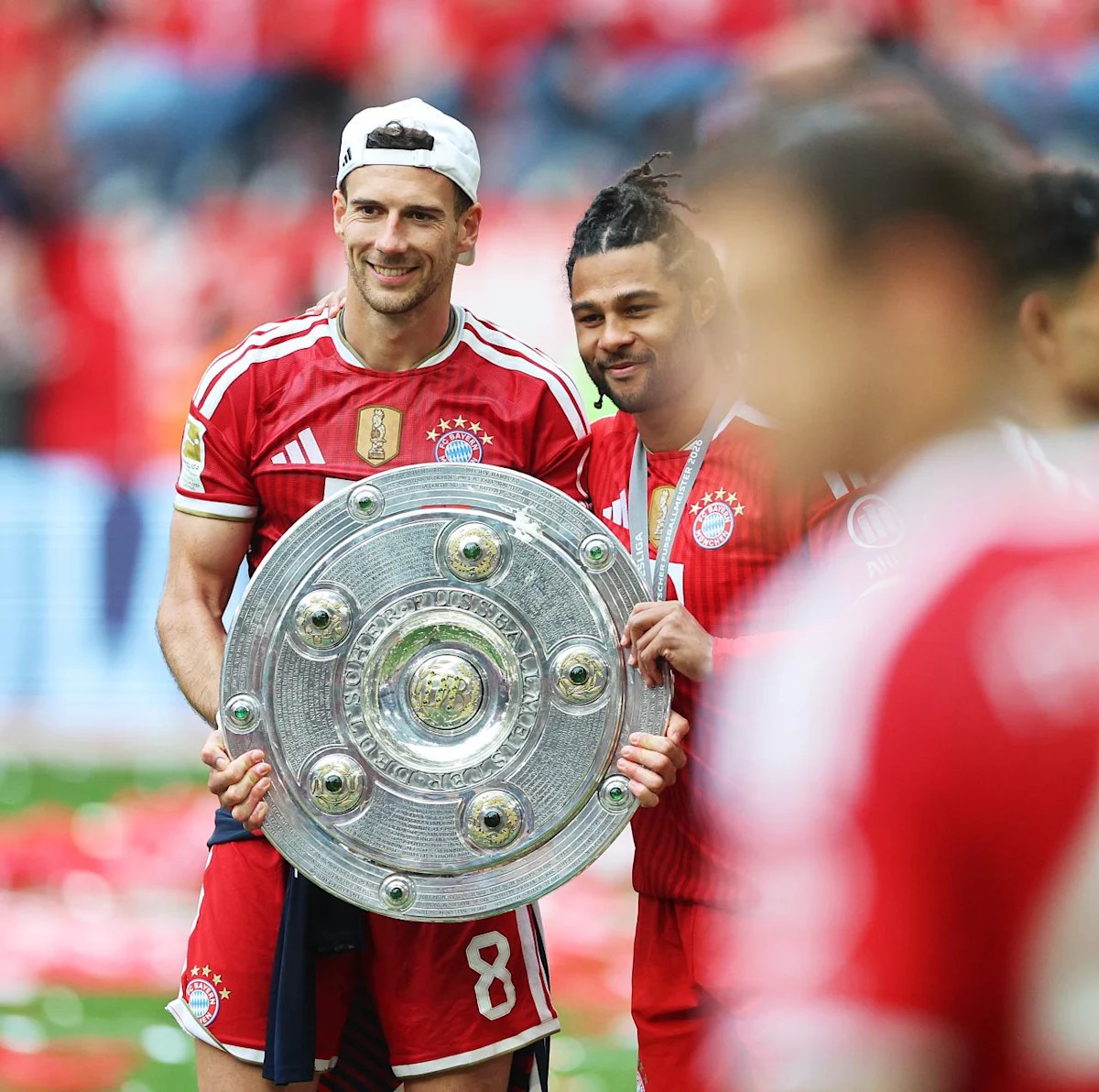 Leon Goretzka “proud” after lifting Bundesliga trophy in Bayern home farewell Leon Goretzka “proud” after lifting Bundesliga trophy in Bayern home farewell
