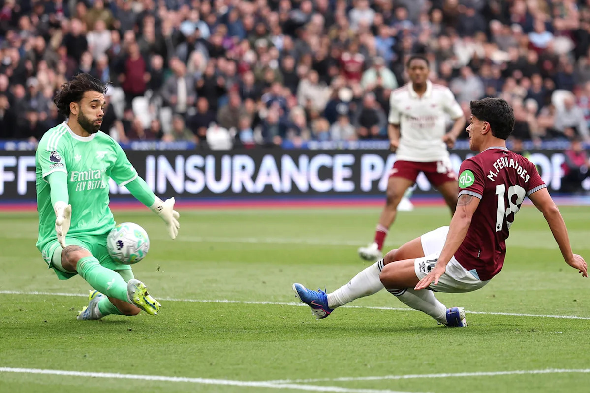 David Raya wins third straight Premier League Golden Glove