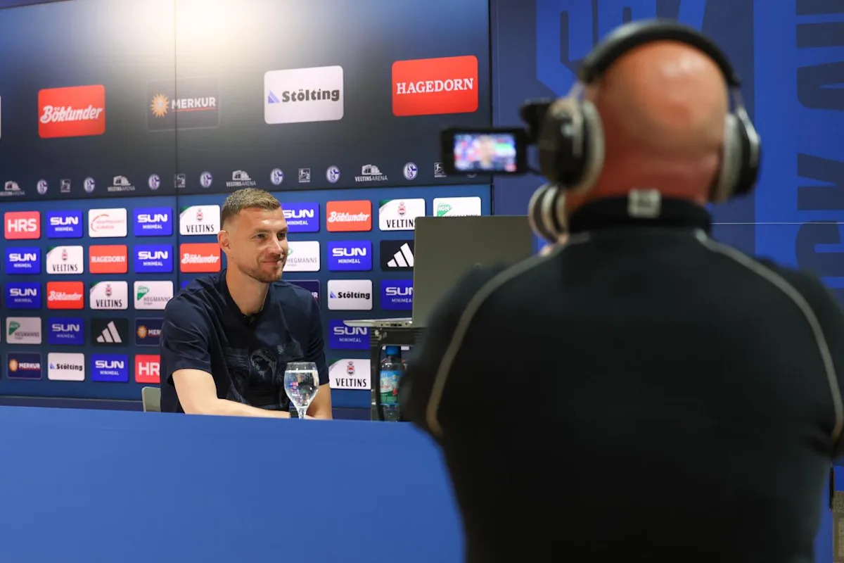 "I&rsquo;m thinking about my future every day" &ndash; 40-year-old Edin Džeko weighs up next move after Schalke fairy tale
