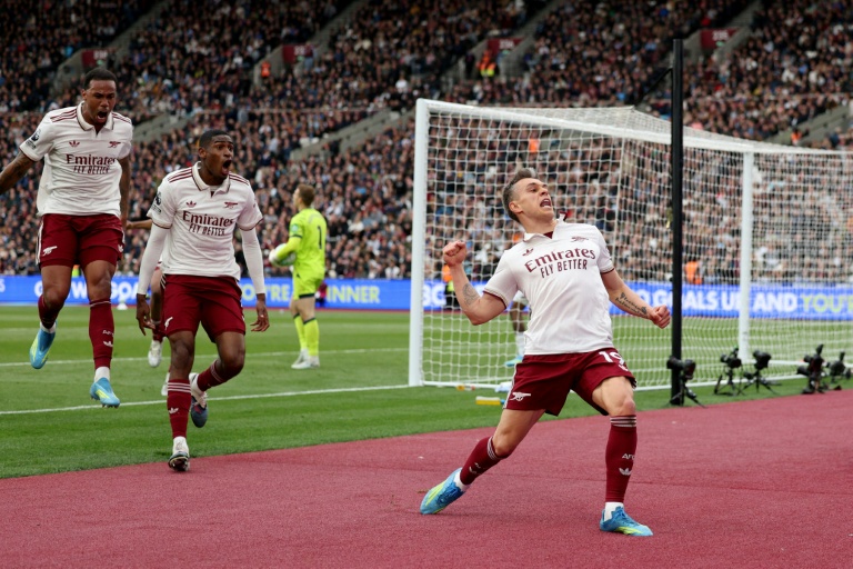 Arsenal survive VAR drama to move closer to title with dramatic win at West Ham