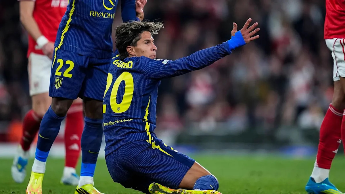 Atletico Madrid fume over three penalty decisions during Arsenal defeat – ‘UEFA’s machinery’ Atletico Madrid fume over three penalty decisions during Arsenal defeat – ‘UEFA’s machinery’