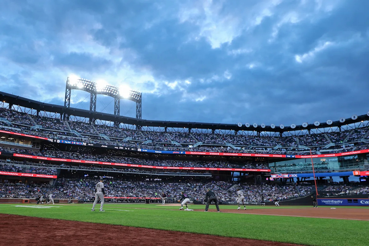 Mets Morning News: Subway Series begins with loss, devastating injury, general sadness