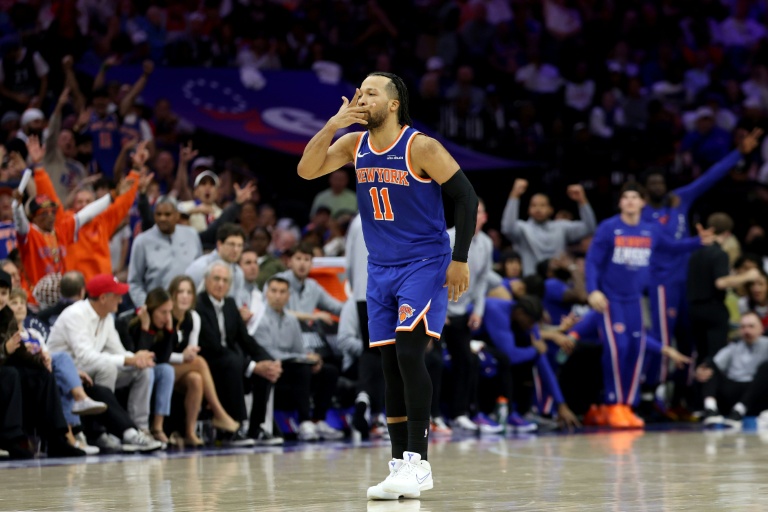 Wembanyama powers Spurs past T-Wolves as Knicks beat Sixers