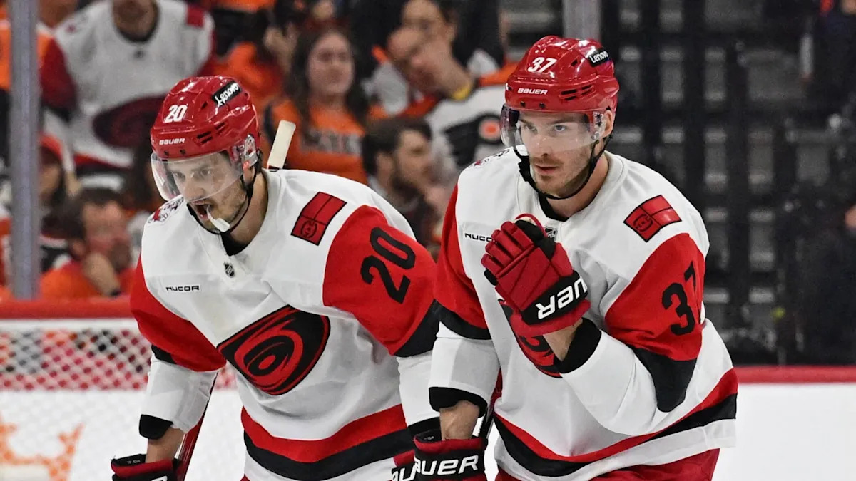 Hurricanes vs Flyers Prediction, Picks & Odds for Today's NHL Playoffs Game 4